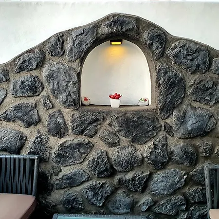 Aqua & Terra Traditional Cave * Ia